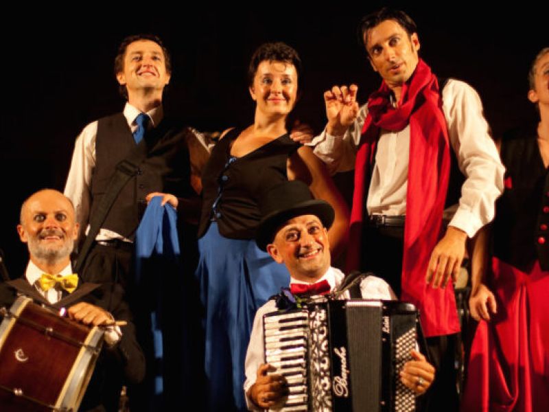“Emigranti”, spettacolo (gratuito) di musica e teatro il 5 febbraio a Fossano