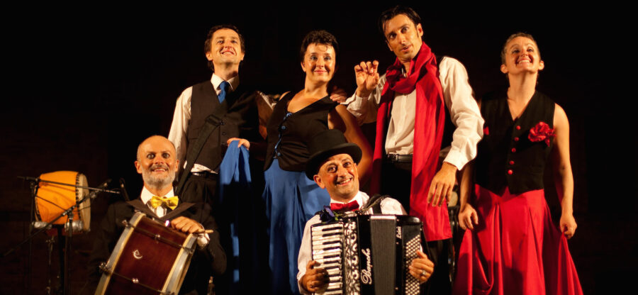 “Emigranti”, spettacolo (gratuito) di musica e teatro il 5 febbraio a Fossano